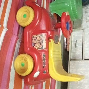 Toy car